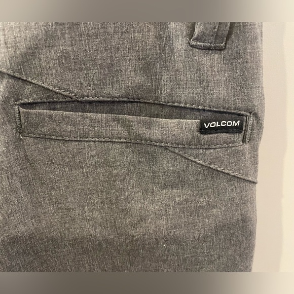 Mens VOLCOM swim trunks convertible - Picture 7 of 9